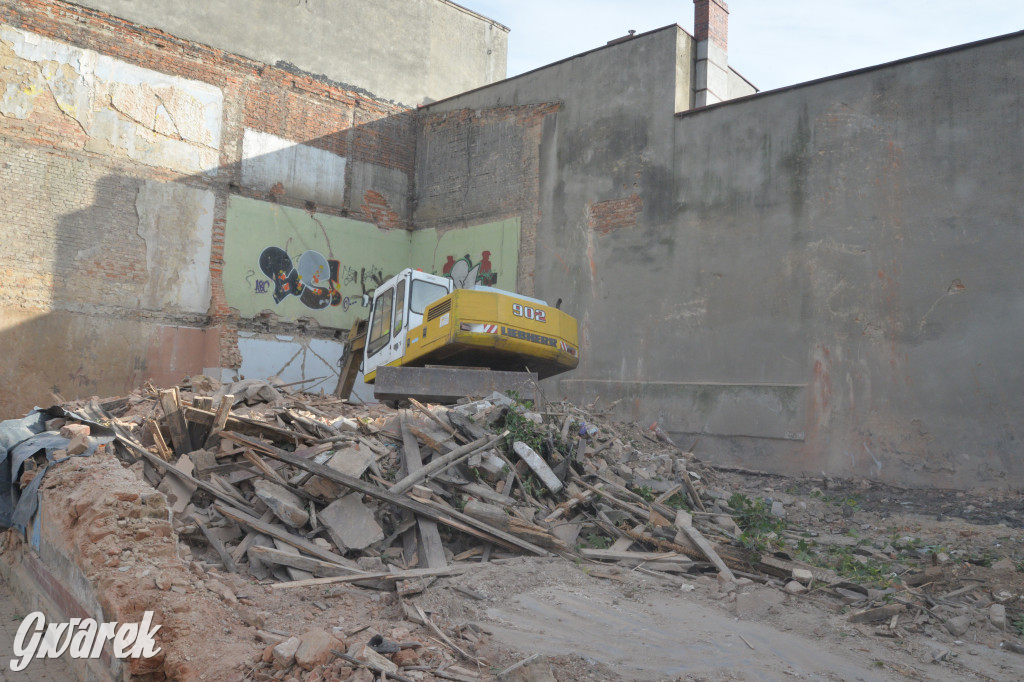 Tarnowskie Góry. Po latach wyburzono walące się budynki przy ul. Tylnej