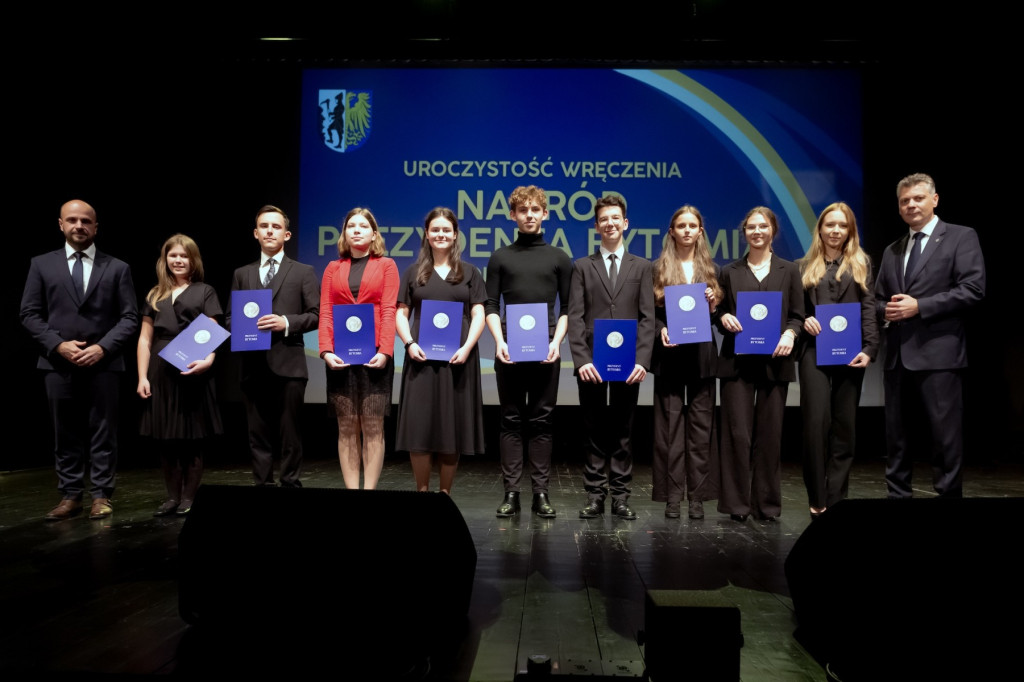 Najlepsi uczniowie wyróżnieni. 125 laureatów [GALERIA]