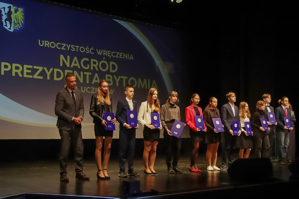 Najlepsi uczniowie wyróżnieni. 125 laureatów [GALERIA]