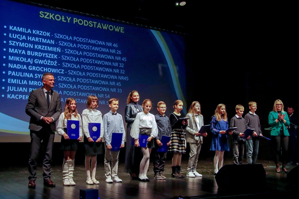 Najlepsi uczniowie wyróżnieni. 125 laureatów [GALERIA]