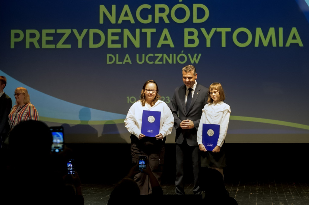 Najlepsi uczniowie wyróżnieni. 125 laureatów [GALERIA]