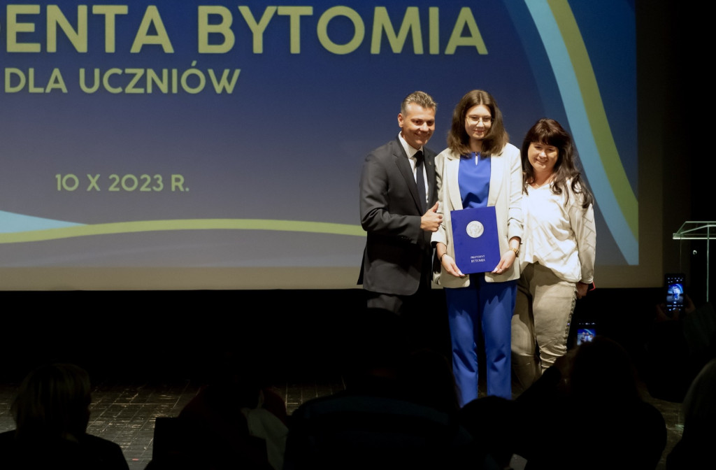 Najlepsi uczniowie wyróżnieni. 125 laureatów [GALERIA]