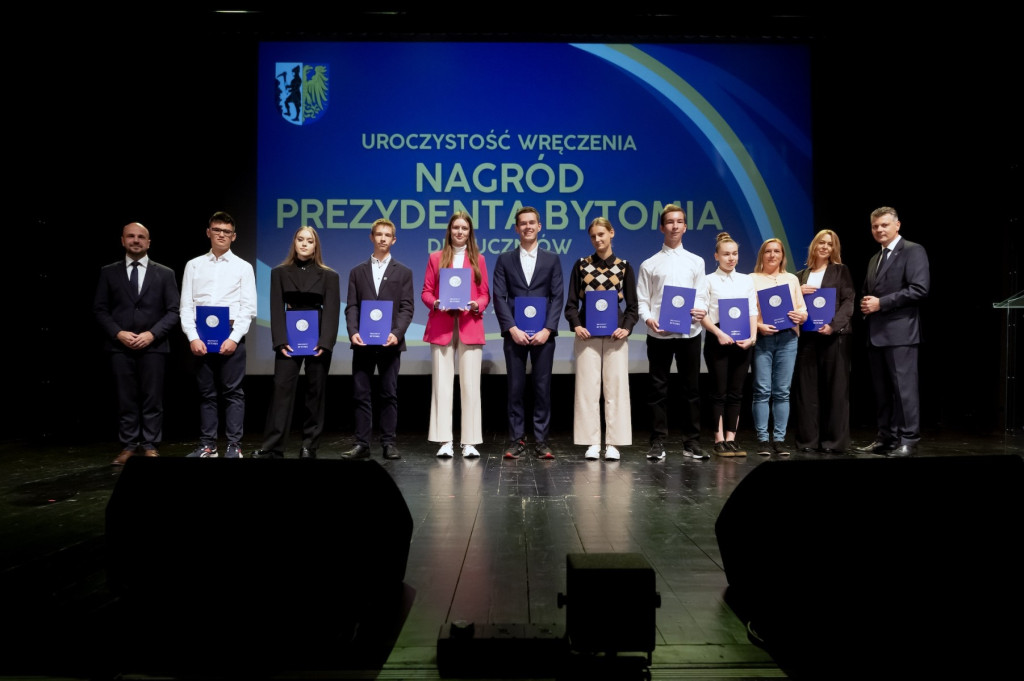 Najlepsi uczniowie wyróżnieni. 125 laureatów [GALERIA]