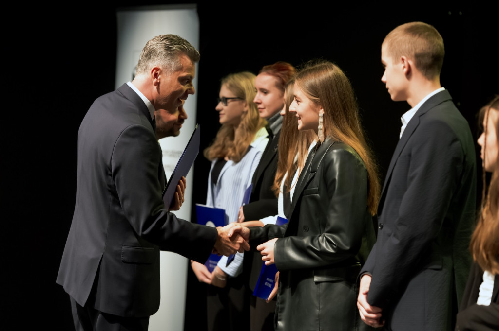 Najlepsi uczniowie wyróżnieni. 125 laureatów [GALERIA]