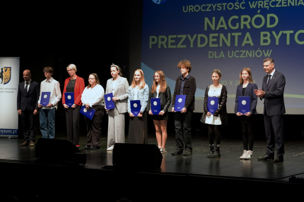 Najlepsi uczniowie wyróżnieni. 125 laureatów [GALERIA]