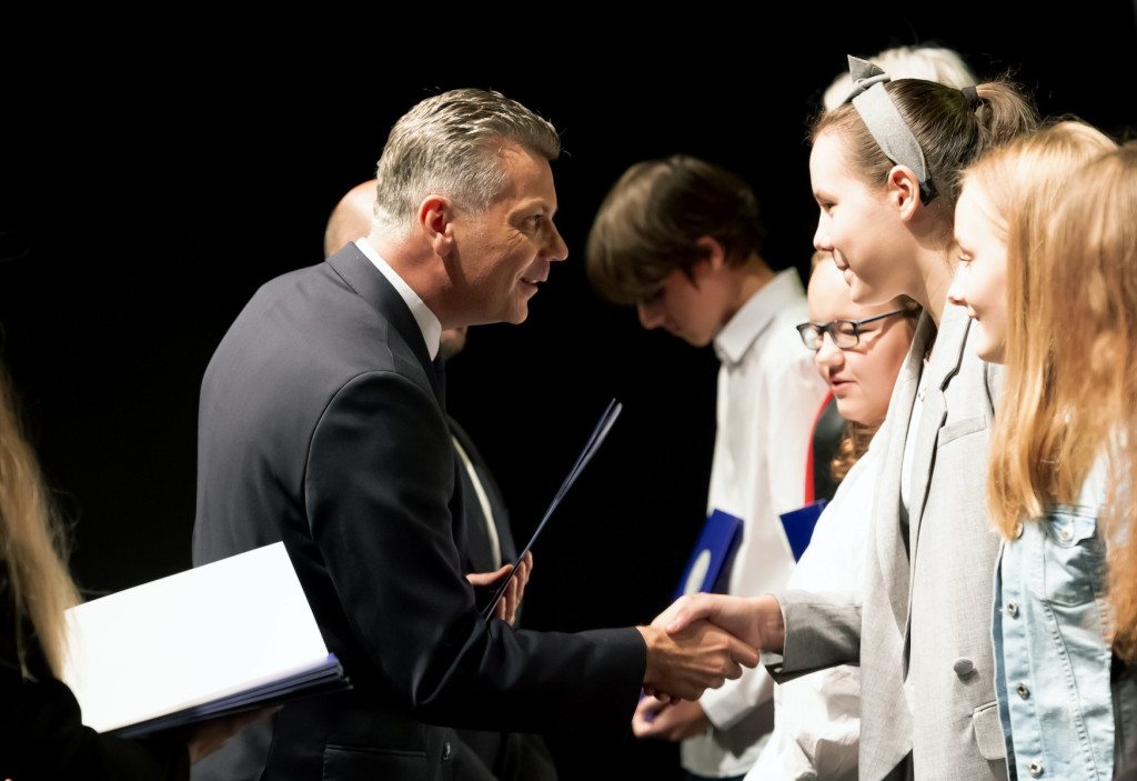 Najlepsi uczniowie wyróżnieni. 125 laureatów [GALERIA]