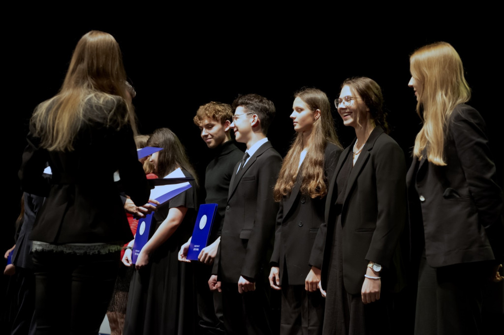 Najlepsi uczniowie wyróżnieni. 125 laureatów [GALERIA]