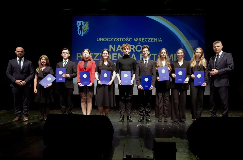 Najlepsi uczniowie wyróżnieni. 125 laureatów [GALERIA]
