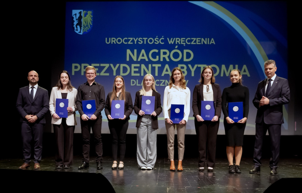 Najlepsi uczniowie wyróżnieni. 125 laureatów [GALERIA]