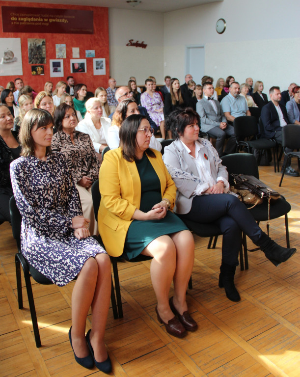 Radzionków. Nagrody dla absolwentów i nauczycieli [FOTO]