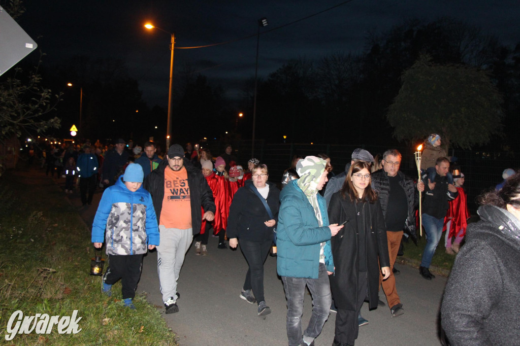 Św. Marcin, orkiestra dęta i liczny orszak. Szkolne marcinki [GALERIA]