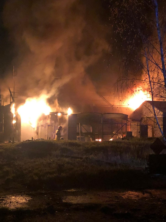 Radzionków. Pożar hali, duże straty