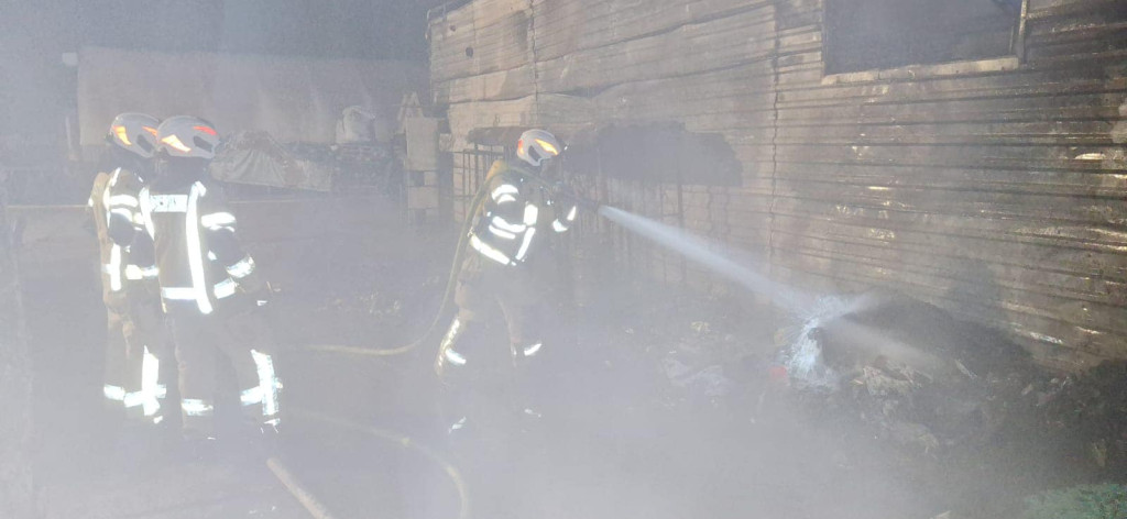 Radzionków. Pożar hali, duże straty