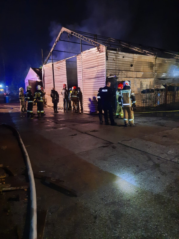 Radzionków. Pożar hali, duże straty