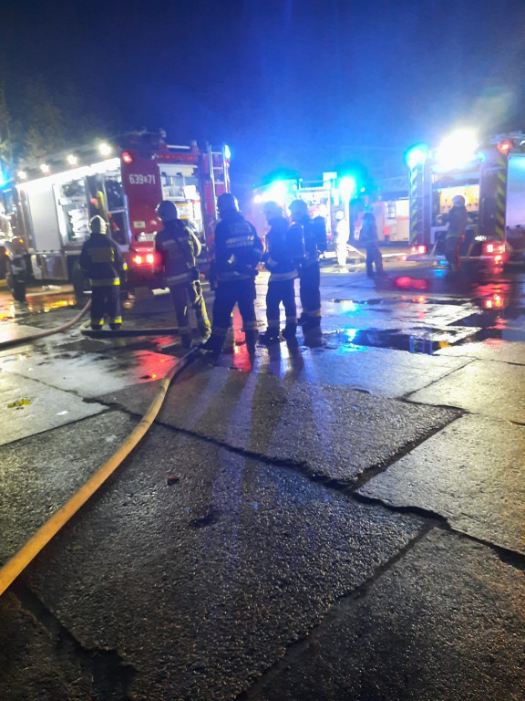 Radzionków. Pożar hali, duże straty