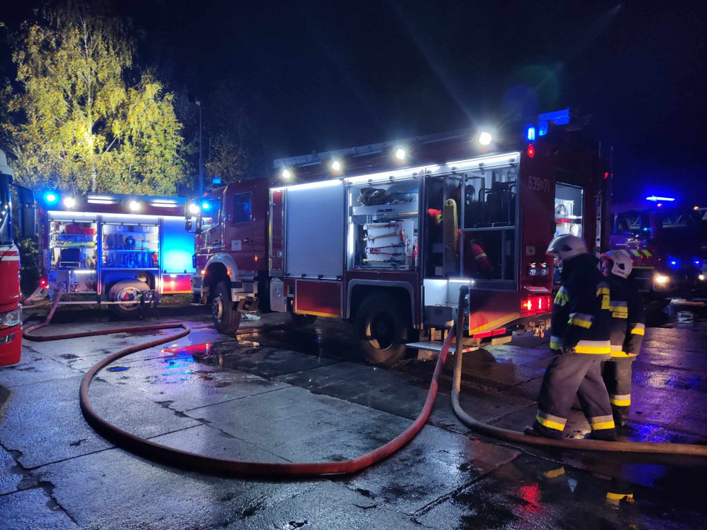 Radzionków. Pożar hali, duże straty