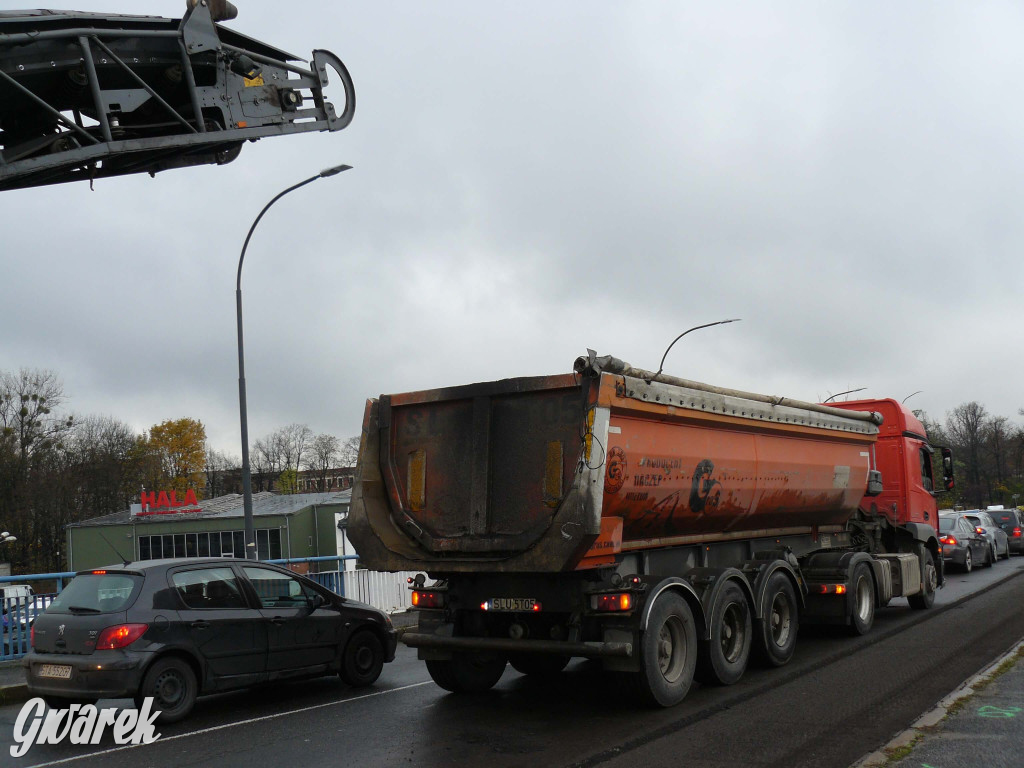 Tarnowskie Góry. Utrudnienia w ruchu na wiadukcie