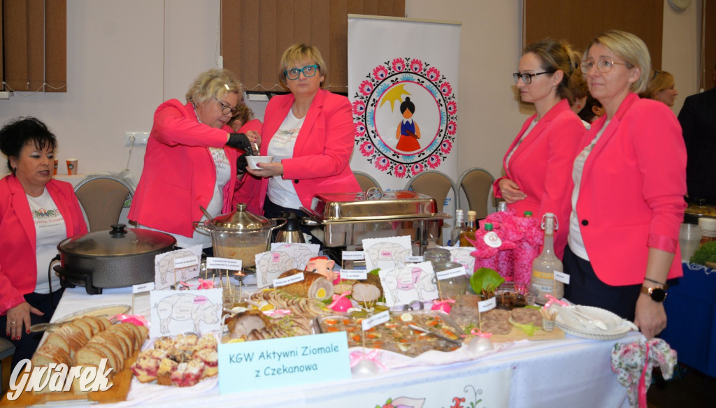 Chipsy ze świńskich uszu i wieprzówka z procentami