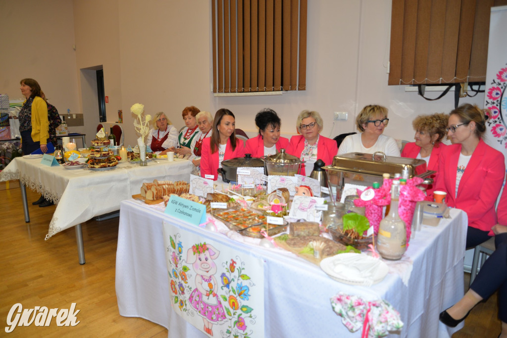 Chipsy ze świńskich uszu i wieprzówka z procentami