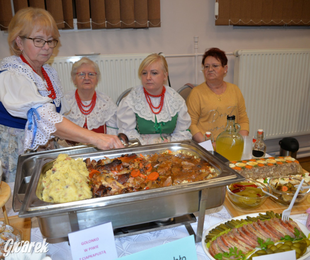 Chipsy ze świńskich uszu i wieprzówka z procentami