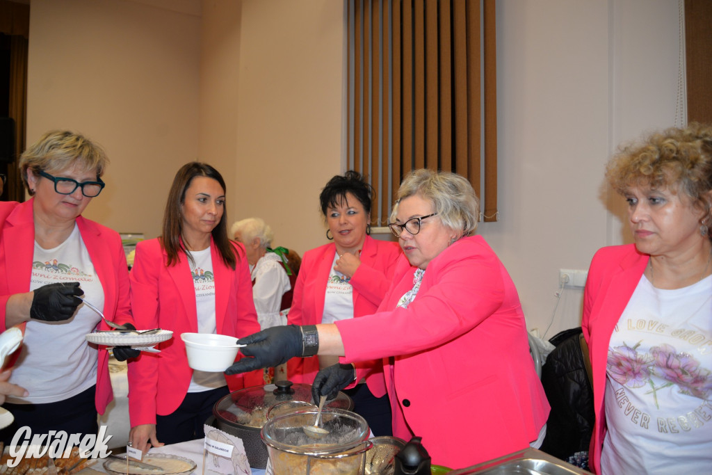 Chipsy ze świńskich uszu i wieprzówka z procentami