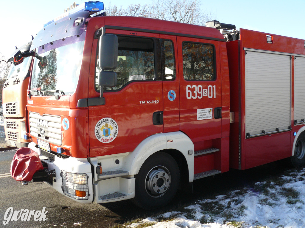 Tarnowskie Góry. Z naczepy wypadła butla z gazem [FOTO]