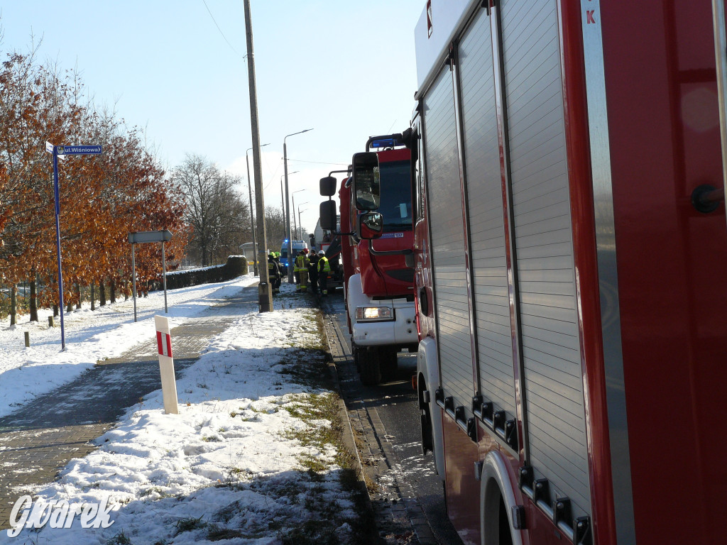 Tarnowskie Góry. Z naczepy wypadła butla z gazem [FOTO]