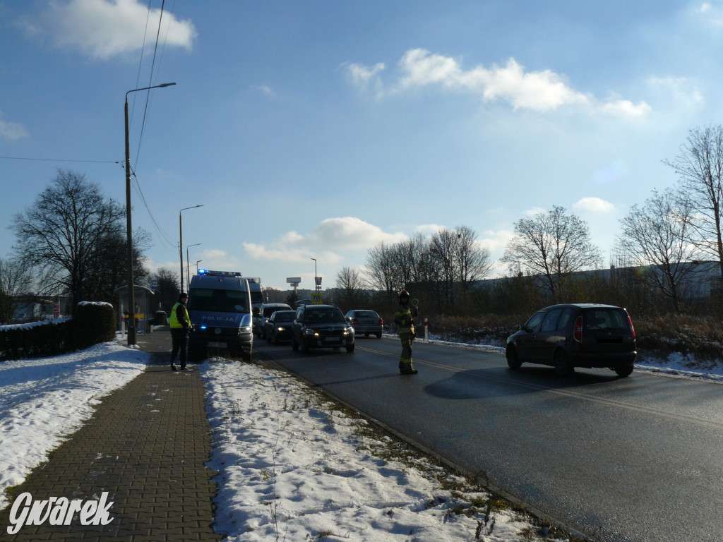 Tarnowskie Góry. Z naczepy wypadła butla z gazem [FOTO]