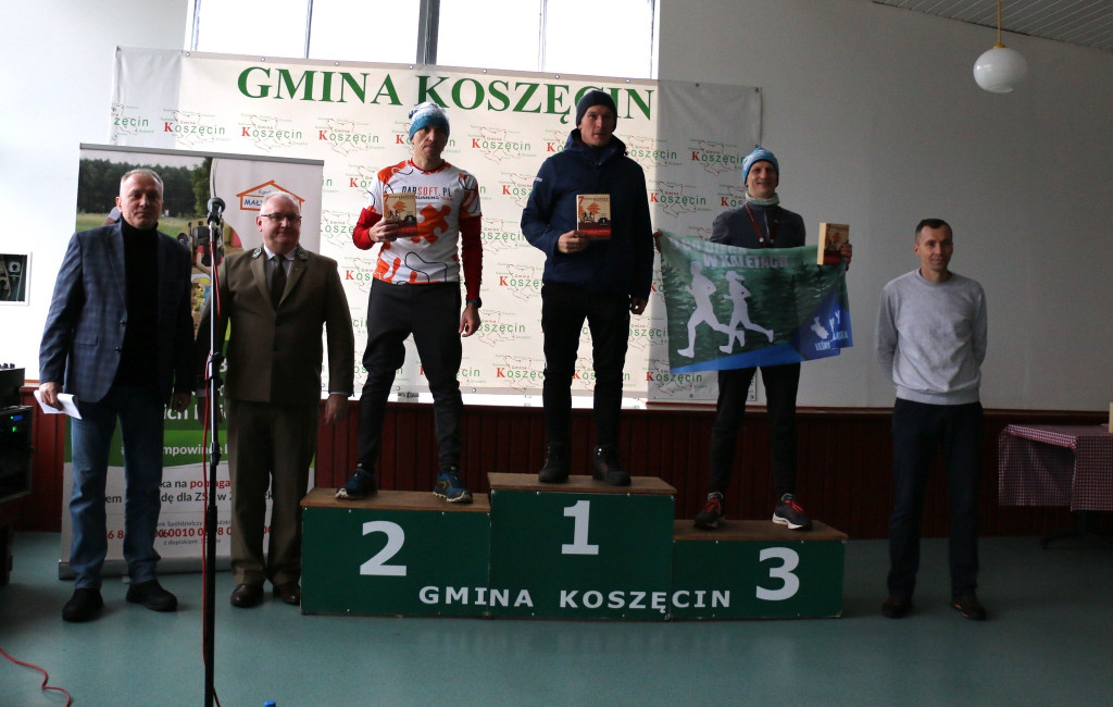 Koszęcińska Dycha. Śnieg nie zniechęcił biegaczy [FOTO]