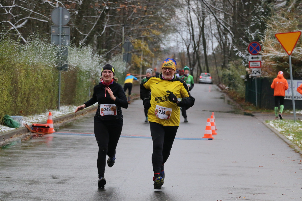 Koszęcińska Dycha. Śnieg nie zniechęcił biegaczy [FOTO]