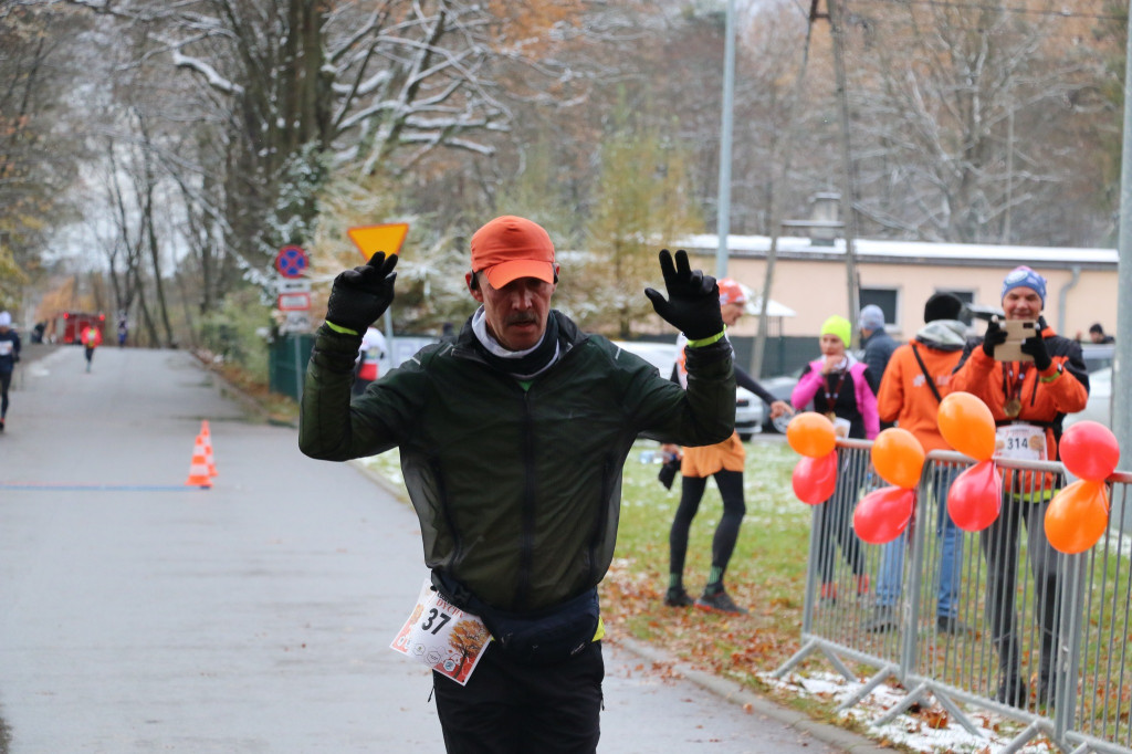 Koszęcińska Dycha. Śnieg nie zniechęcił biegaczy [FOTO]