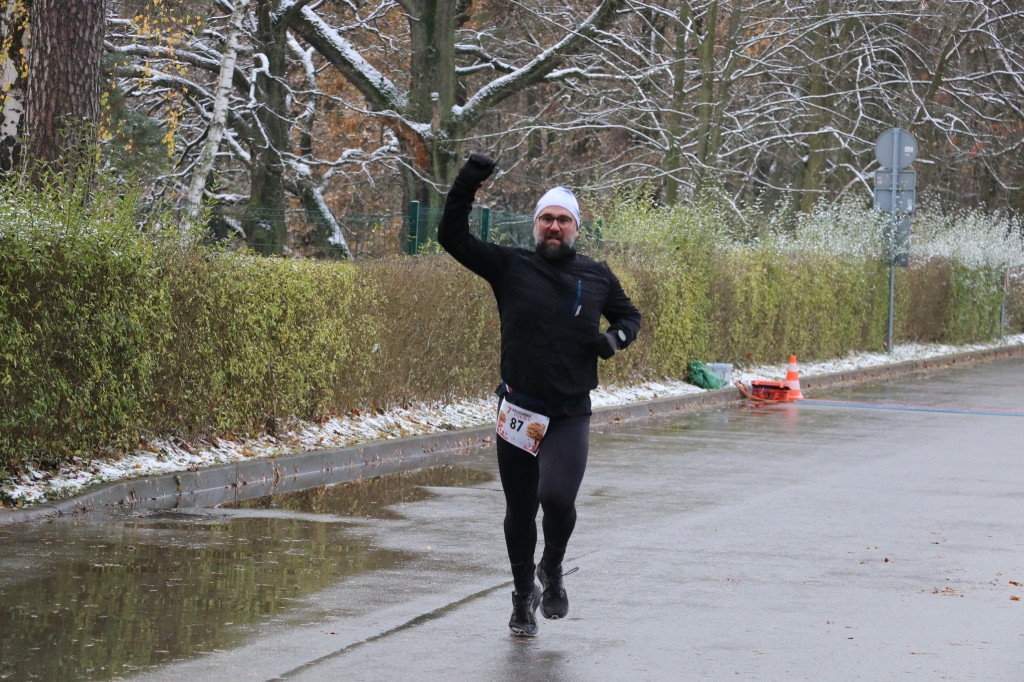 Koszęcińska Dycha. Śnieg nie zniechęcił biegaczy [FOTO]