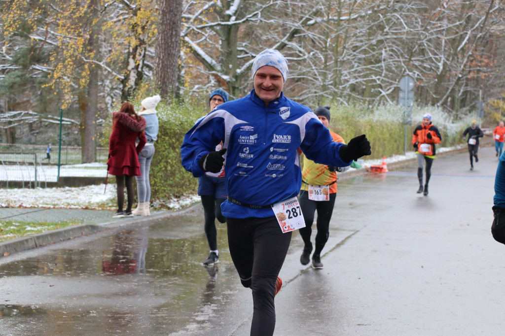 Koszęcińska Dycha. Śnieg nie zniechęcił biegaczy [FOTO]