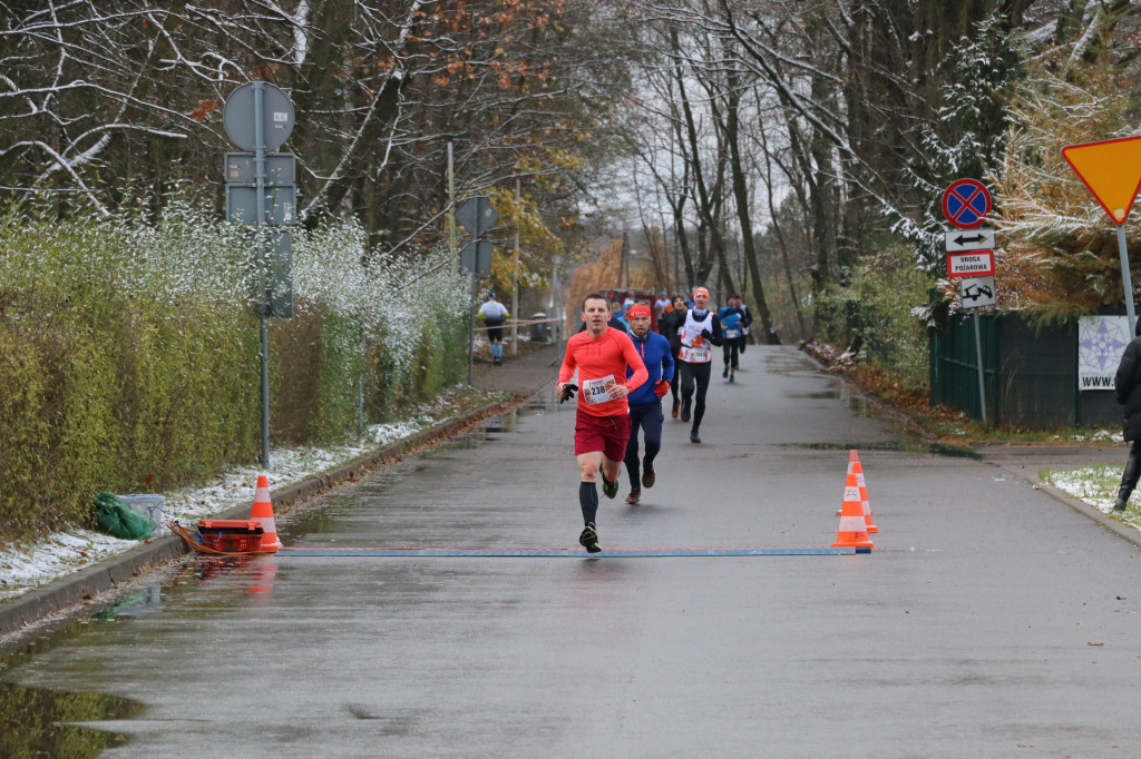 Koszęcińska Dycha. Śnieg nie zniechęcił biegaczy [FOTO]