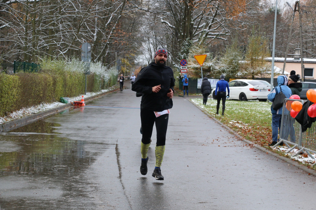 Koszęcińska Dycha. Śnieg nie zniechęcił biegaczy [FOTO]