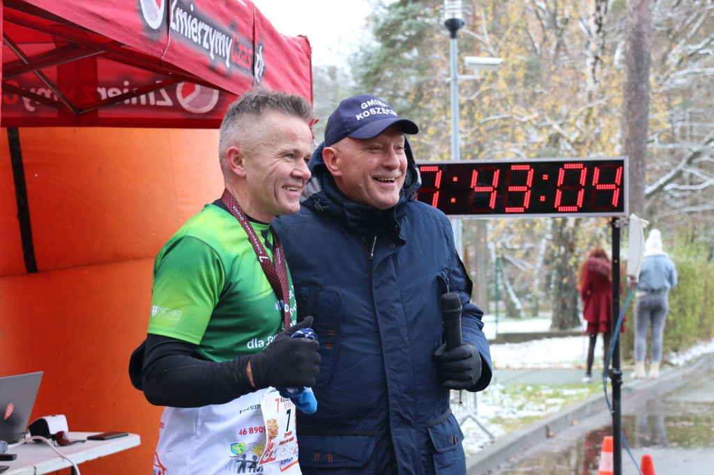 Koszęcińska Dycha. Śnieg nie zniechęcił biegaczy [FOTO]