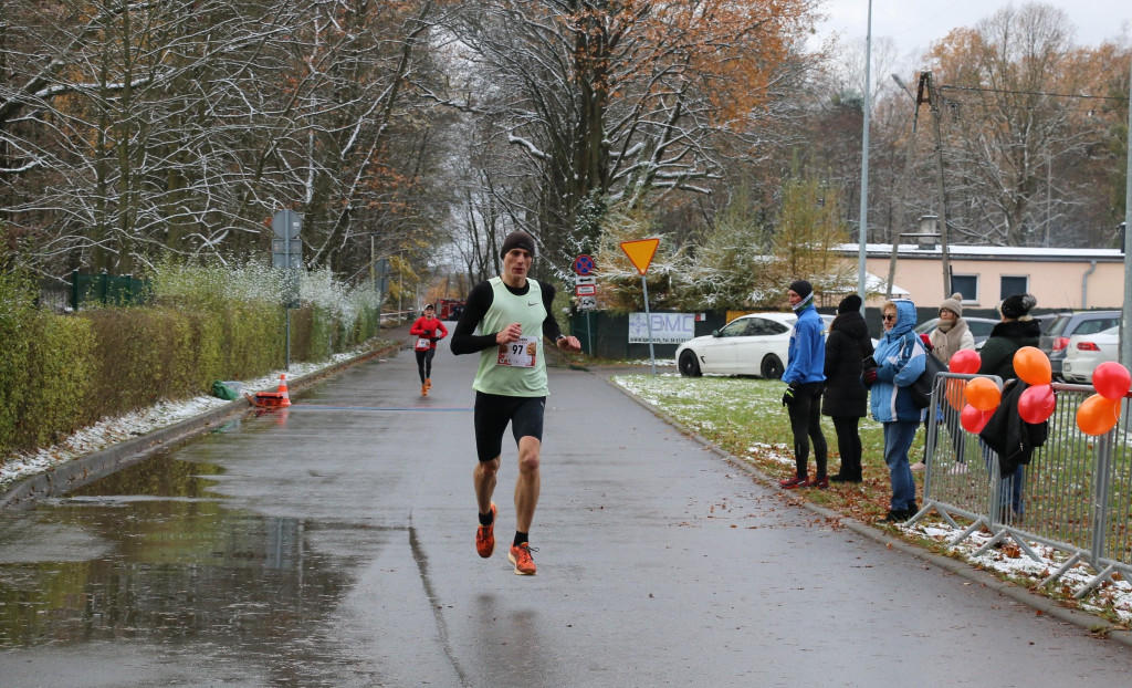 Koszęcińska Dycha. Śnieg nie zniechęcił biegaczy [FOTO]