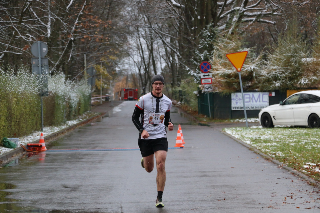 Koszęcińska Dycha. Śnieg nie zniechęcił biegaczy [FOTO]