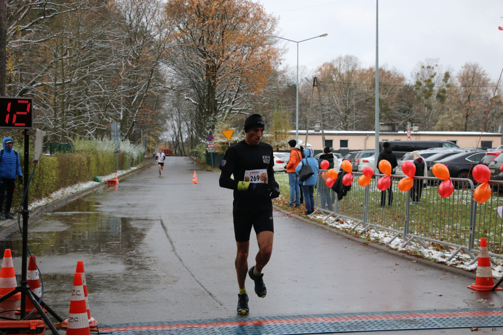 Koszęcińska Dycha. Śnieg nie zniechęcił biegaczy [FOTO]