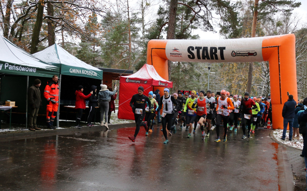 Koszęcińska Dycha. Śnieg nie zniechęcił biegaczy [FOTO]