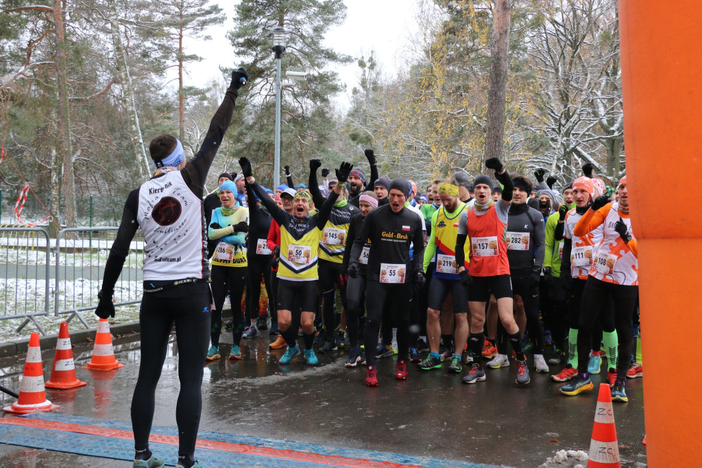 Koszęcińska Dycha. Śnieg nie zniechęcił biegaczy [FOTO]