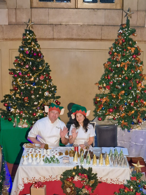 Święty Mikołaj z Nakła Śląskiego pakuje prezenty