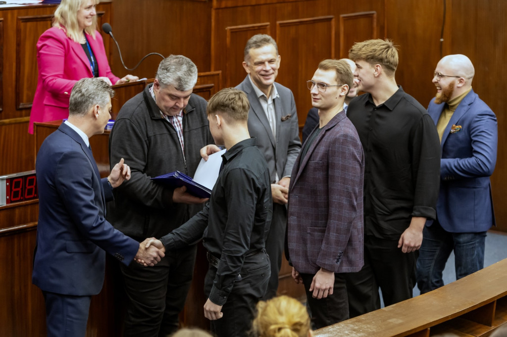 Stypendia dla najlepszych sportowców w mieście [FOTO]