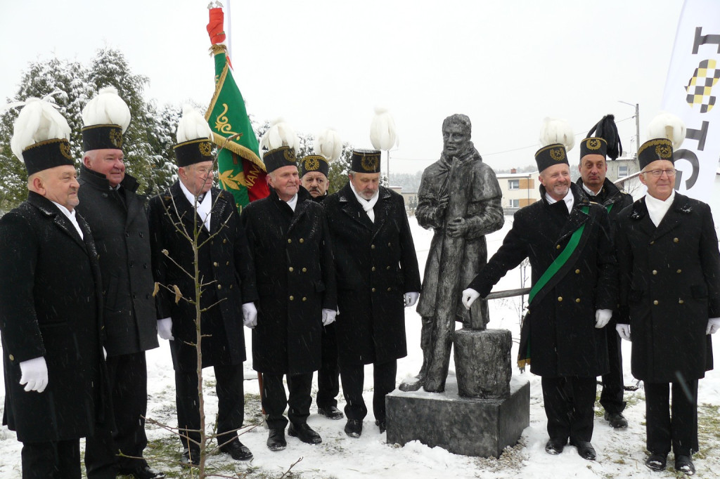 Pniowiec. Odsłonięcie rzeźby gwarka  [ZDJĘCIA]