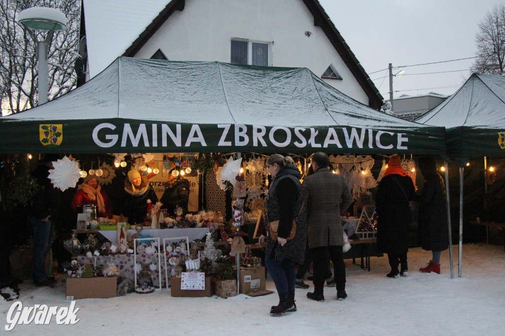 Karuzela, św. Mikołaj na szczudłach i jarmark [GALERIA]