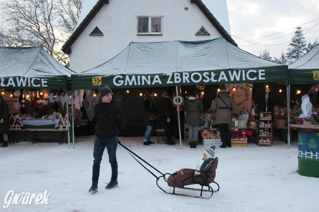 Karuzela, św. Mikołaj na szczudłach i jarmark [GALERIA]