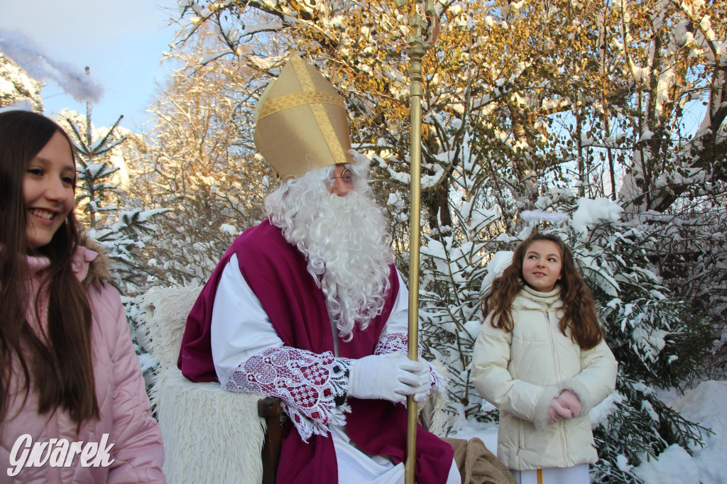 Parafialny kiermasz świąteczny w zimowej oprawie [FOTO]