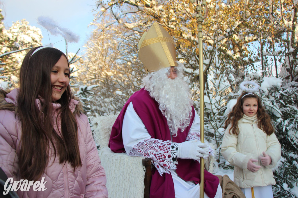 Parafialny kiermasz świąteczny w zimowej oprawie [FOTO]