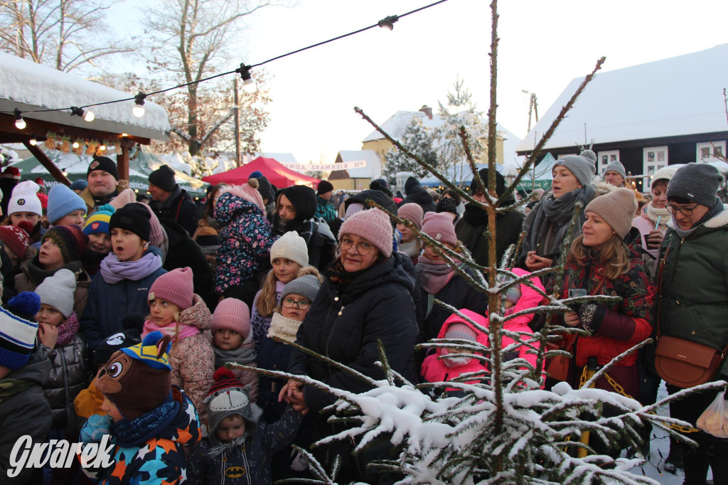 Parafialny kiermasz świąteczny w zimowej oprawie [FOTO]