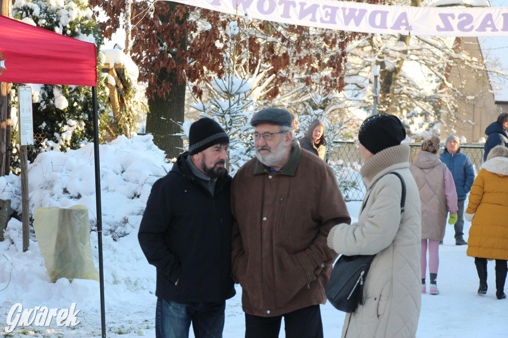 Parafialny kiermasz świąteczny w zimowej oprawie [FOTO]